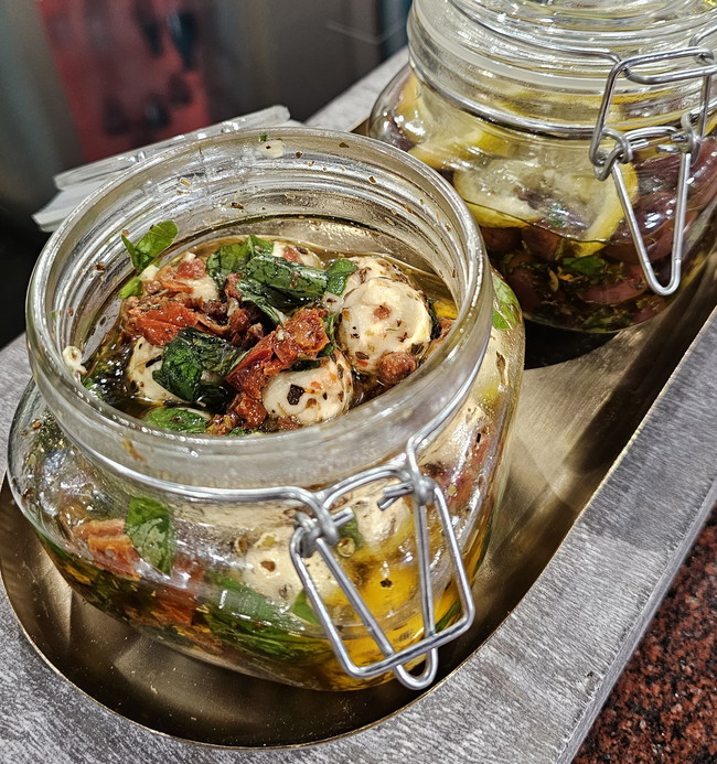 Image of Eingelegte Mini-Mozzarella-Kugeln