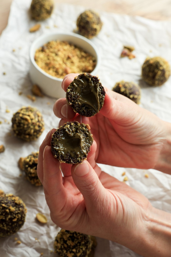 Image of Chocolate Energy Balls with Soft Pistachio Butter Center 000