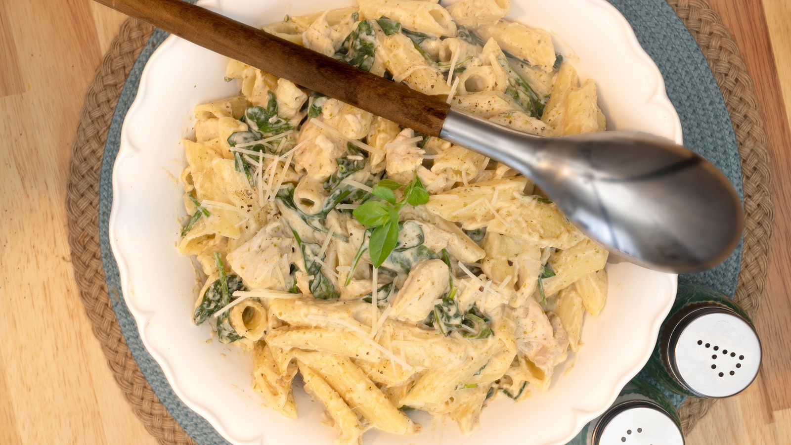 Image of Creamy Chicken Alfredo Pasta