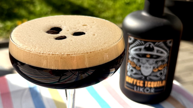 Image of Espresso Martini Drink mit Kaffee-Tequila Likör