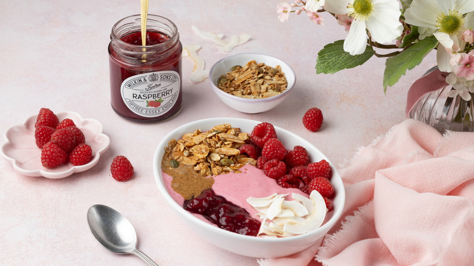 Image of Raspberry Yoghurt Smoothie Bowl