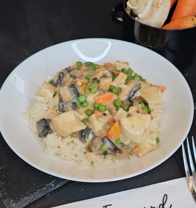 Image of Klassisches Hühnerfrikassee – cremig & herzhaft