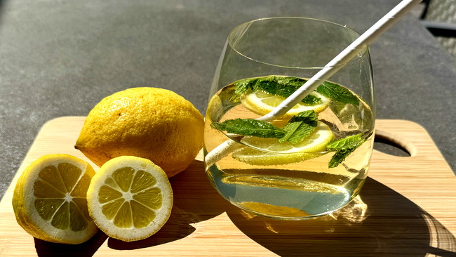 Image of Maibowle - spritzig mit Secco & Tonic Sirup
