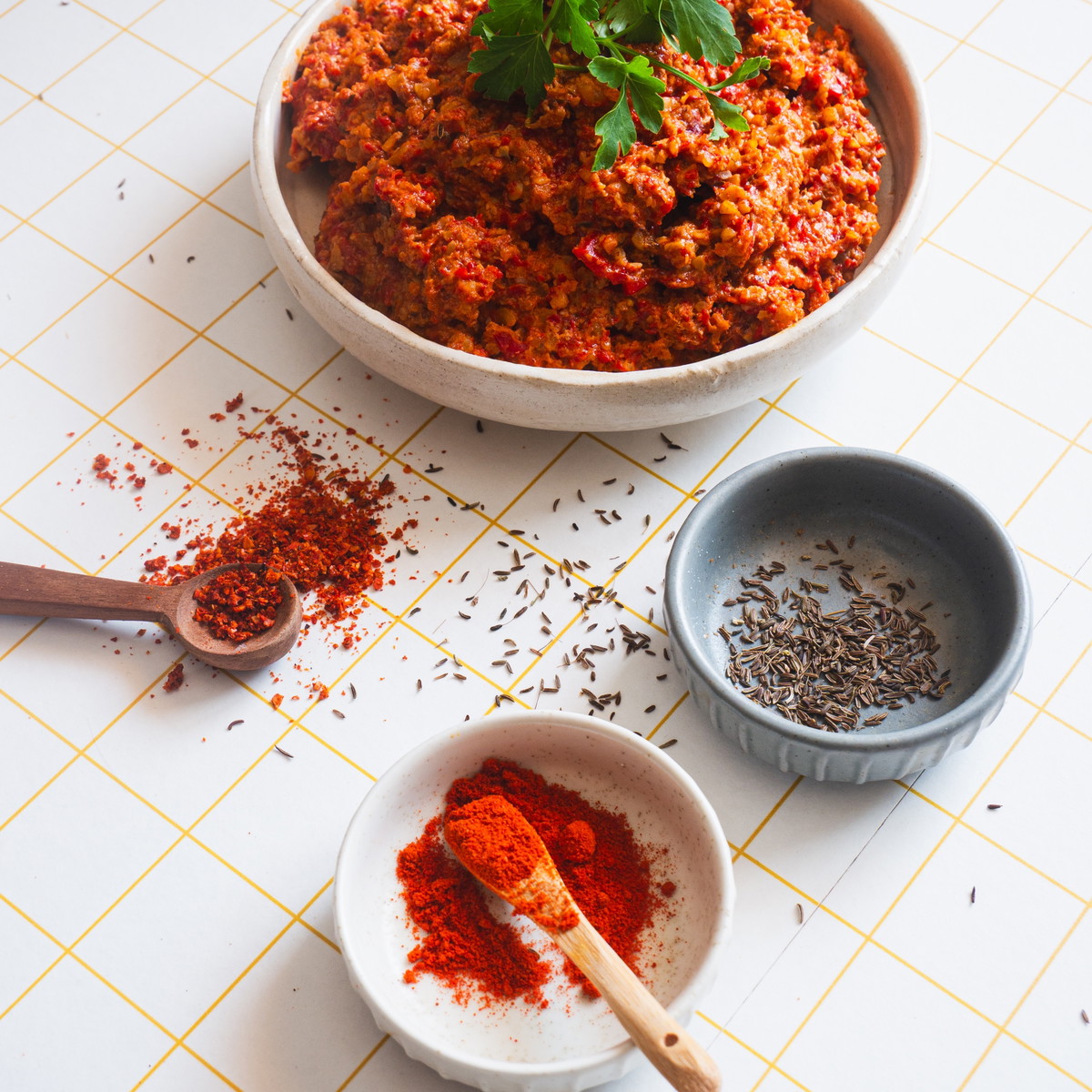 Muhammara met paprika, chili & komijn