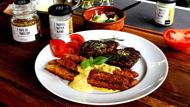 Image of Spargel mit Parmesankruste und zartem Rinderfilet