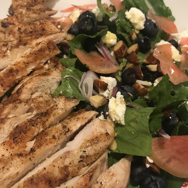 Image of Romaine and Blueberry Salad with Grilled Chicken
