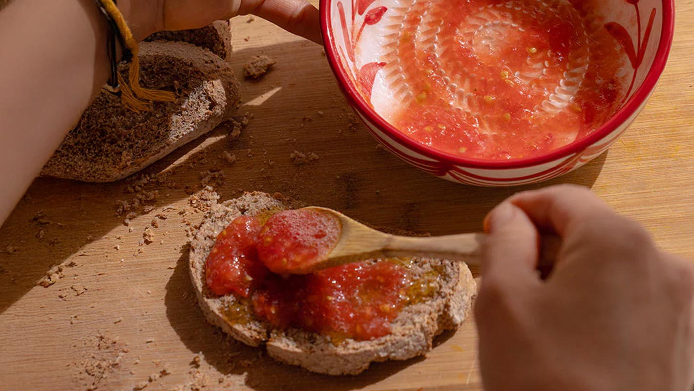 Image of Andalusian Breakfast ~ Bread with Tomato and Garlic