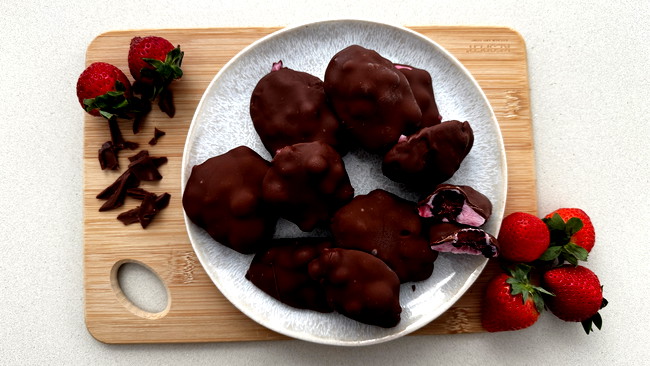 Image of Frozen Joghurt Bites mit Beeren: Leckerer Sommer Snack