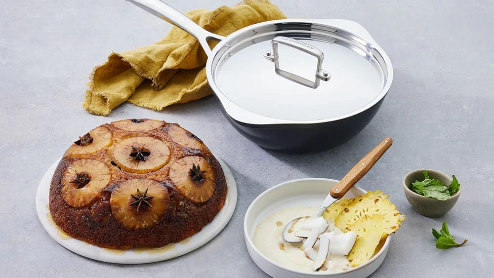 Image of Pudín de piña con crema de natillas de coco