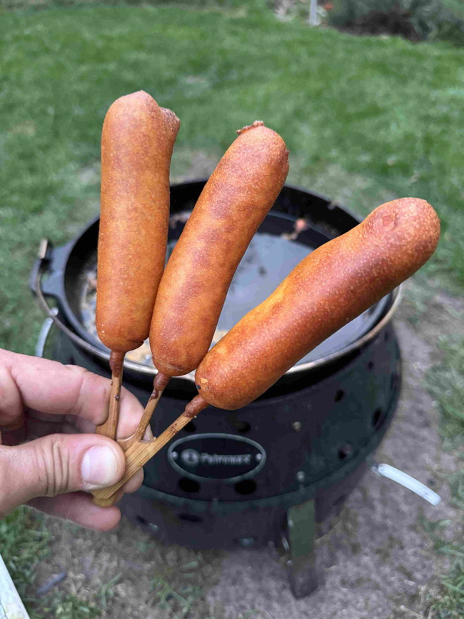 Image of Corn dogs with sausage & cheese – Grillaholic style
