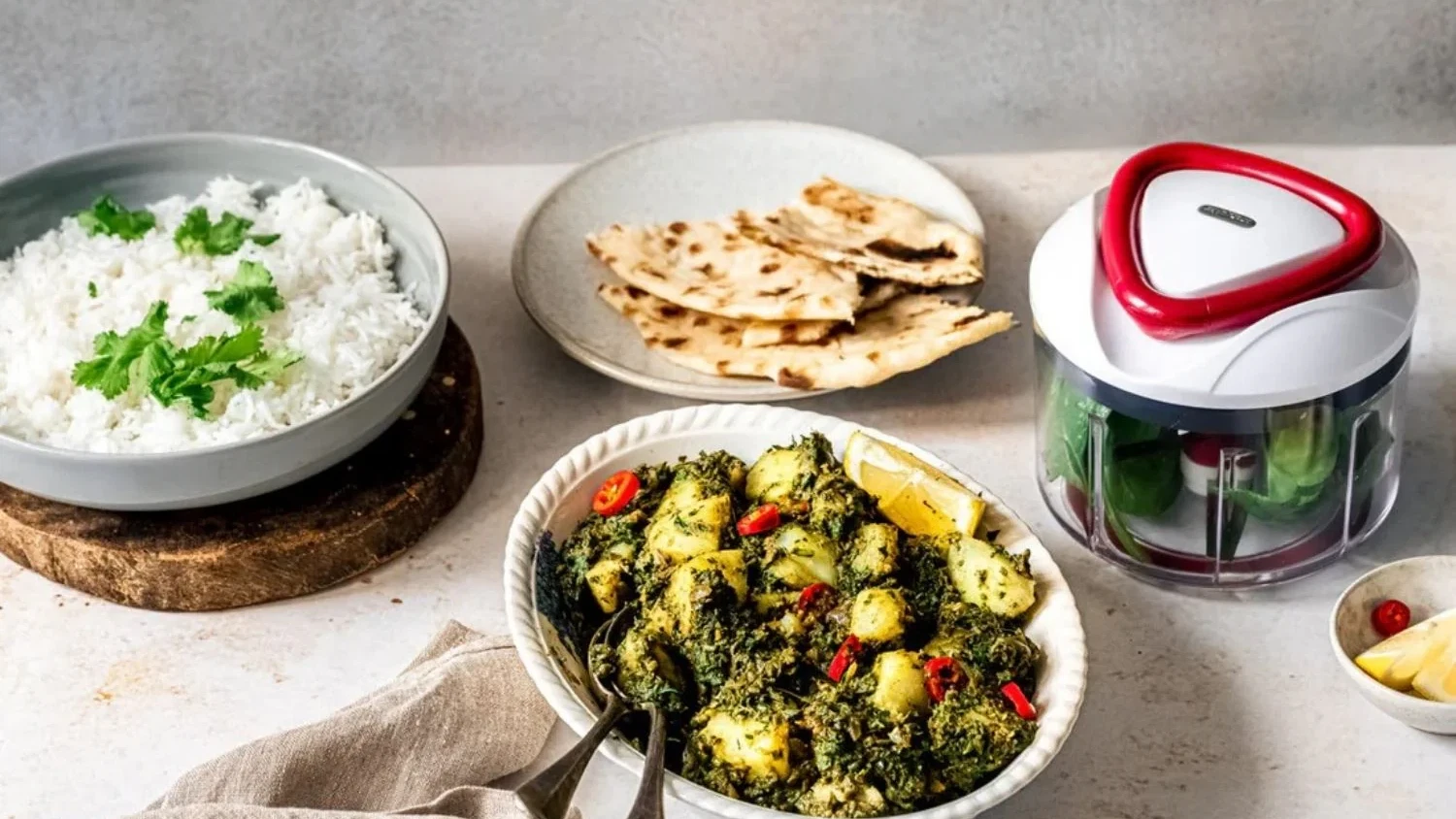 Image of Curry de patatas y espinacas: receta vegana fácil