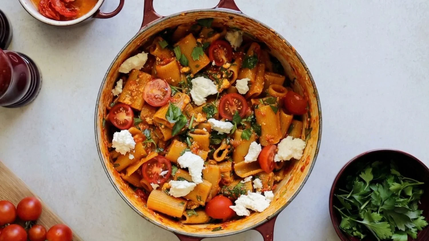 Image of Rigatoni cremoso con tomates secos y ricotta