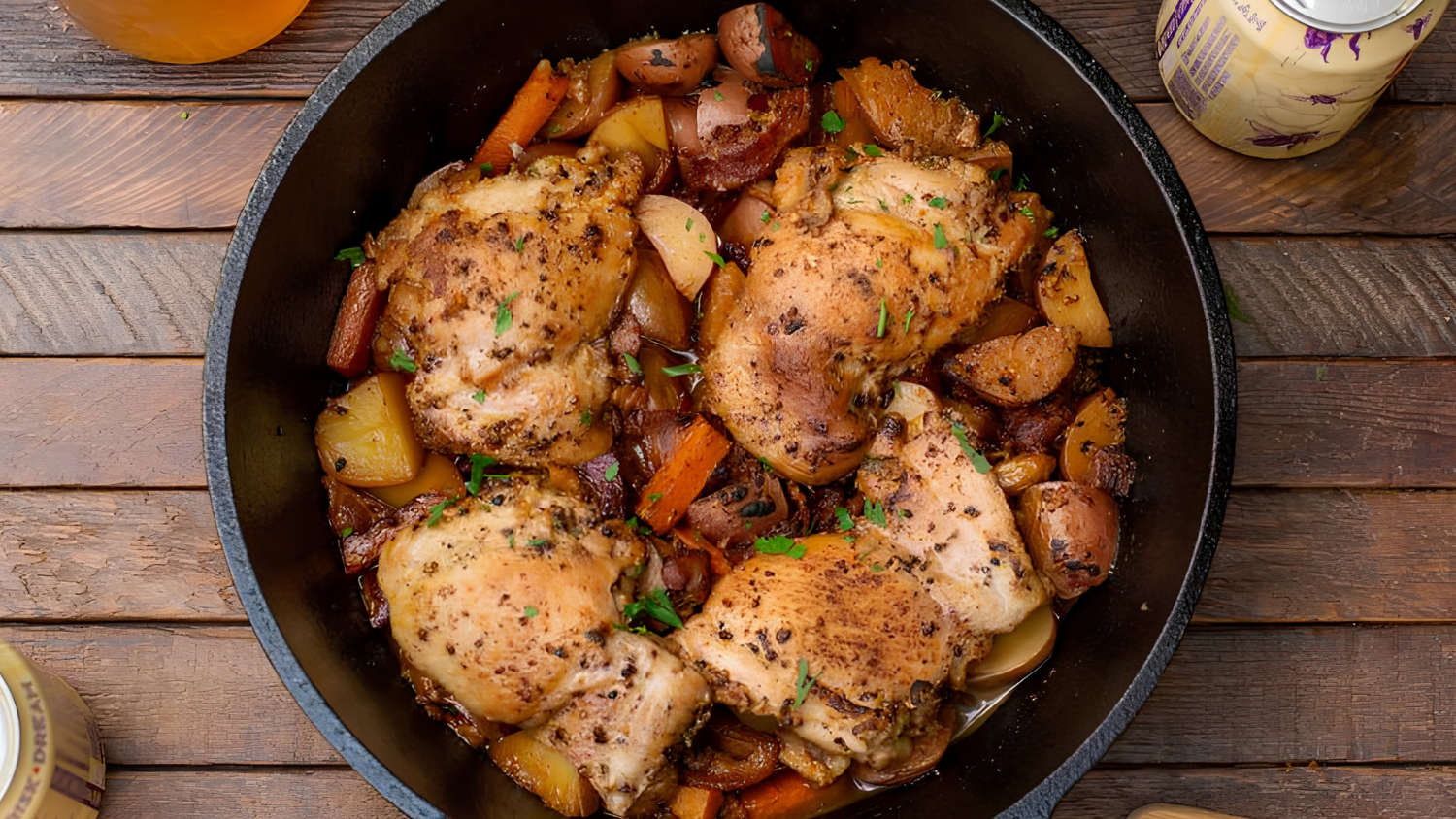 Image of Pollo a la cerveza con patatas y zanahorias