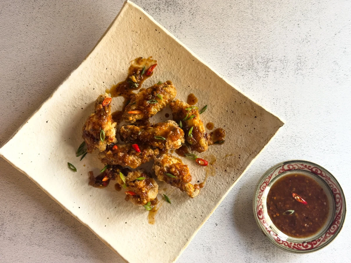 Crispy Air Fryer Chicken Wings with Thai Spicy Chili Sauce Recipe