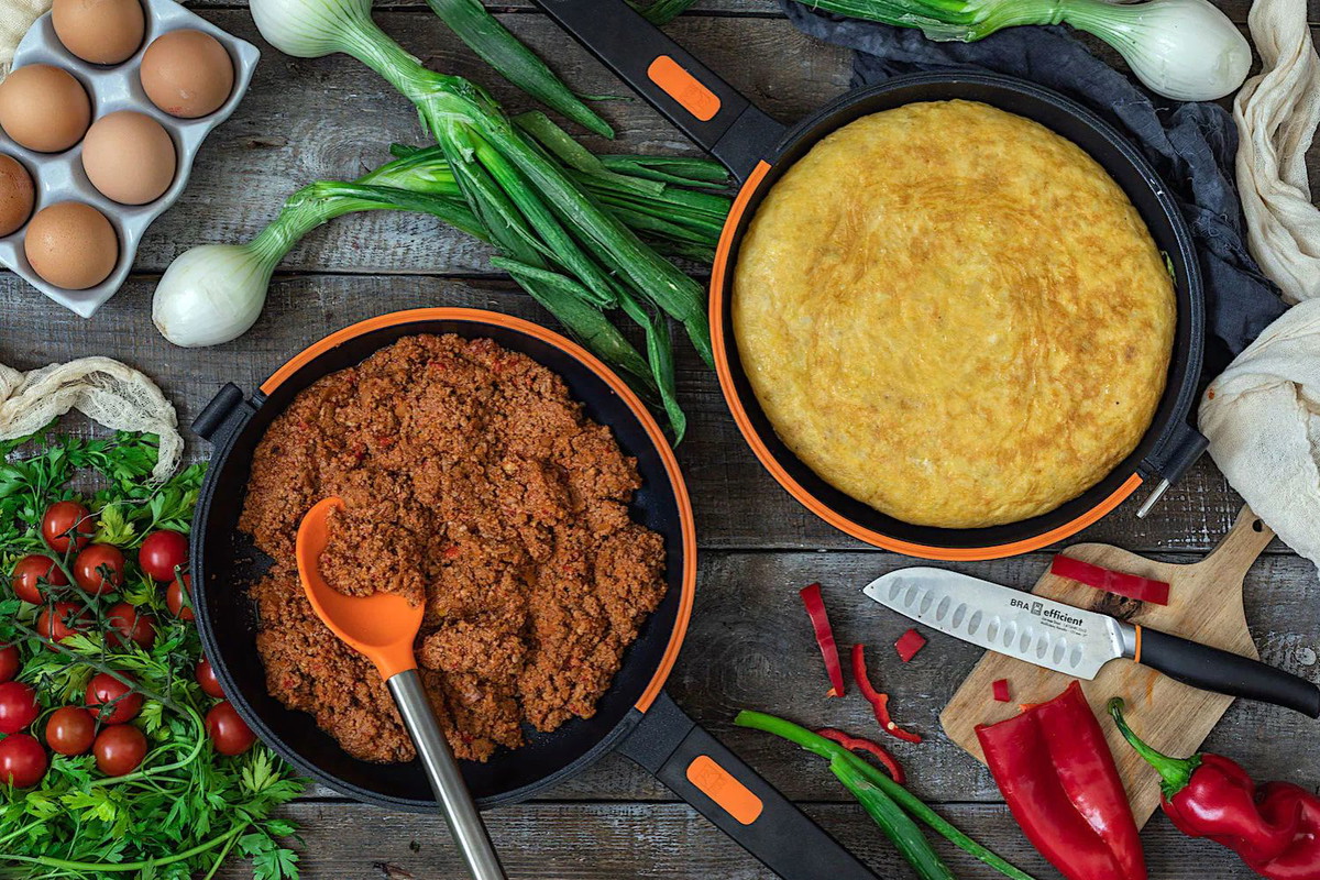 Tortilla de patatas con boloñesa