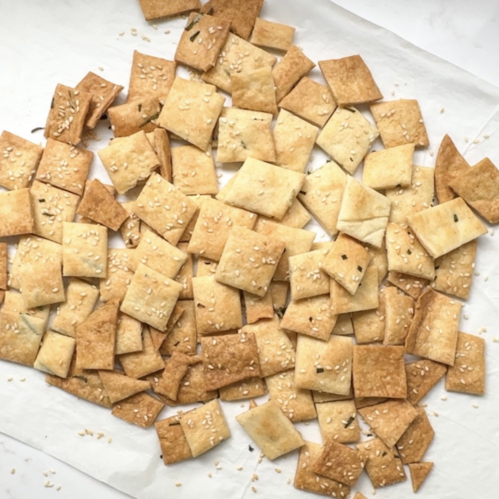 Easy Crispy Rosemary & Sea Salt Homemade Crackers
