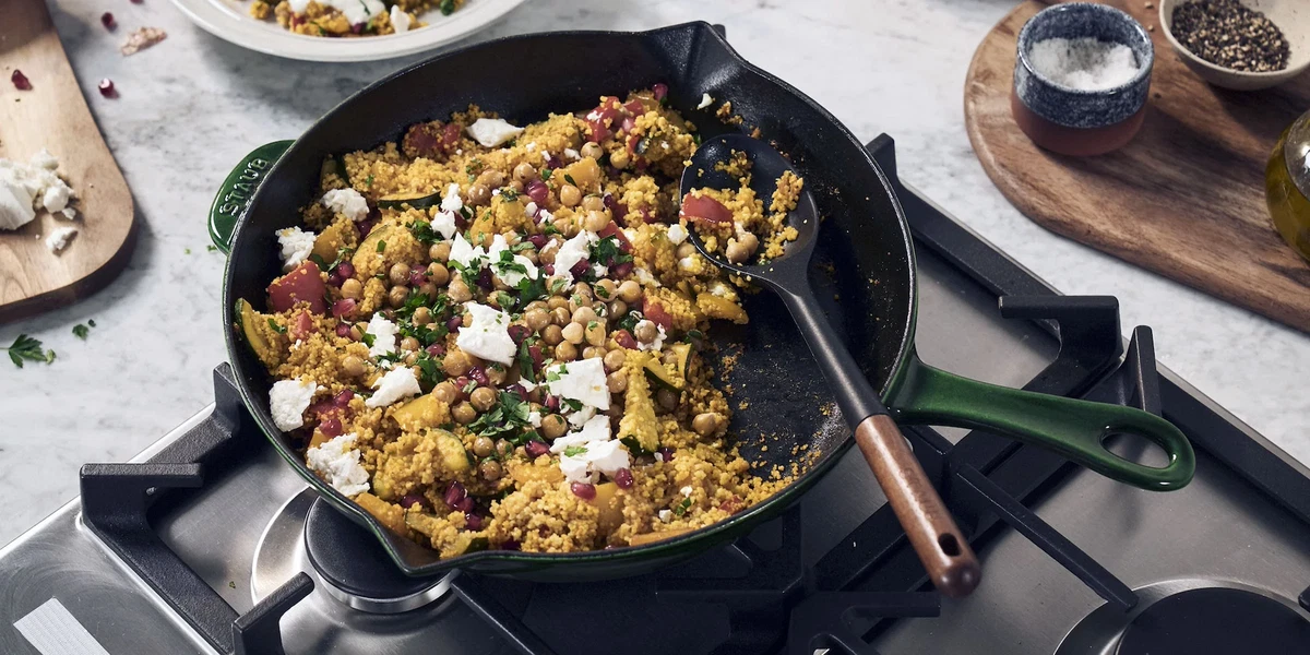 Grão-de-bico com legumes e cuscuz