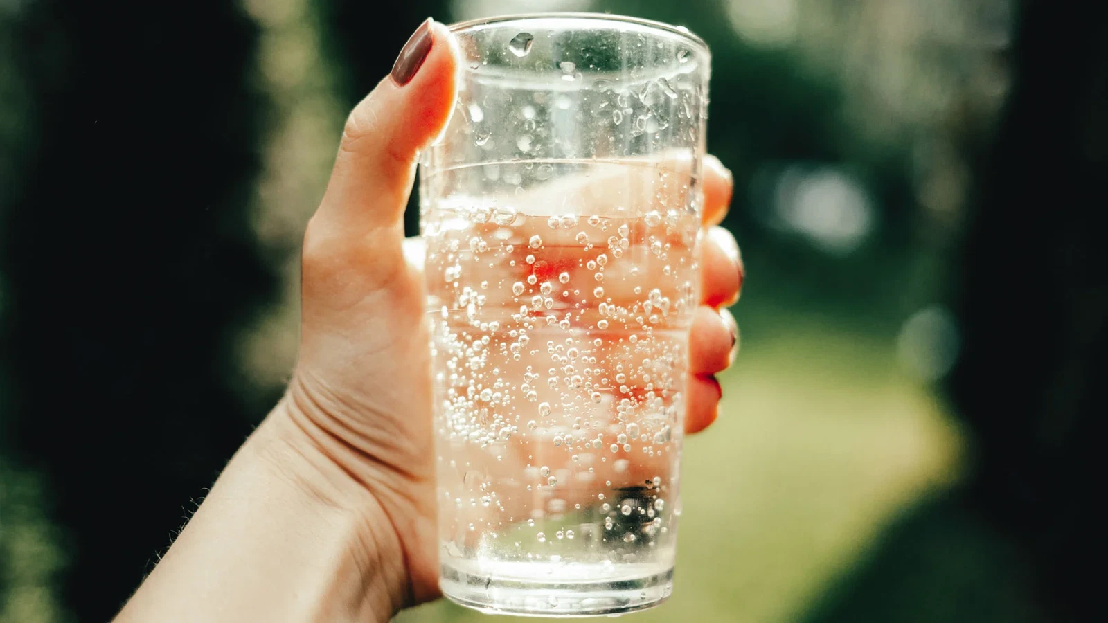 Image of Agua con gas: beneficios, usos y cómo hacerla en casa