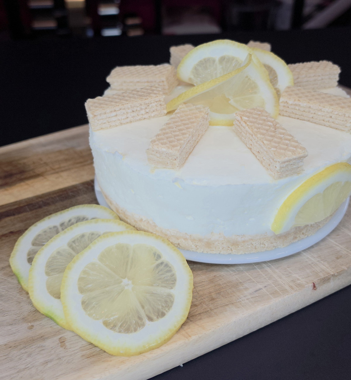Erfrischende Zitronen-Waffel-Torte