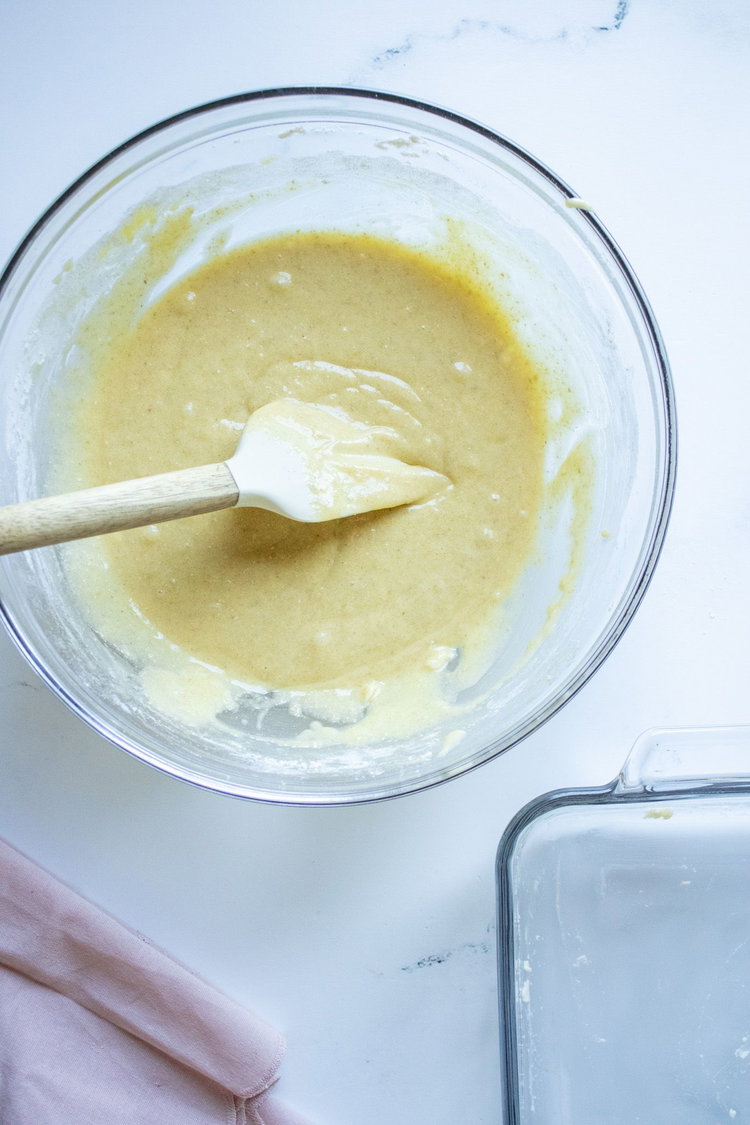 Image of Add in dry ingredients, stirring just to combine. 
