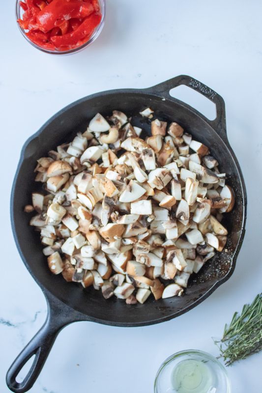 Image of Make the filling. Sautee the onions, olive oil and mushrooms....