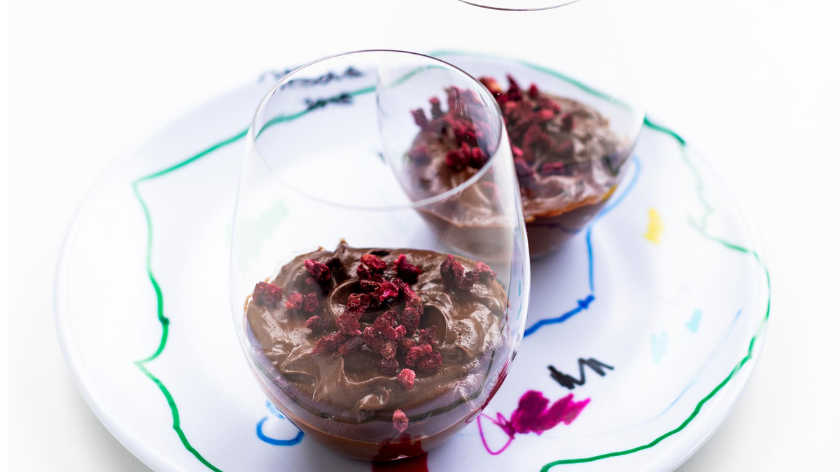 EASY CHOCOLATE AVOCADO MOUSSE