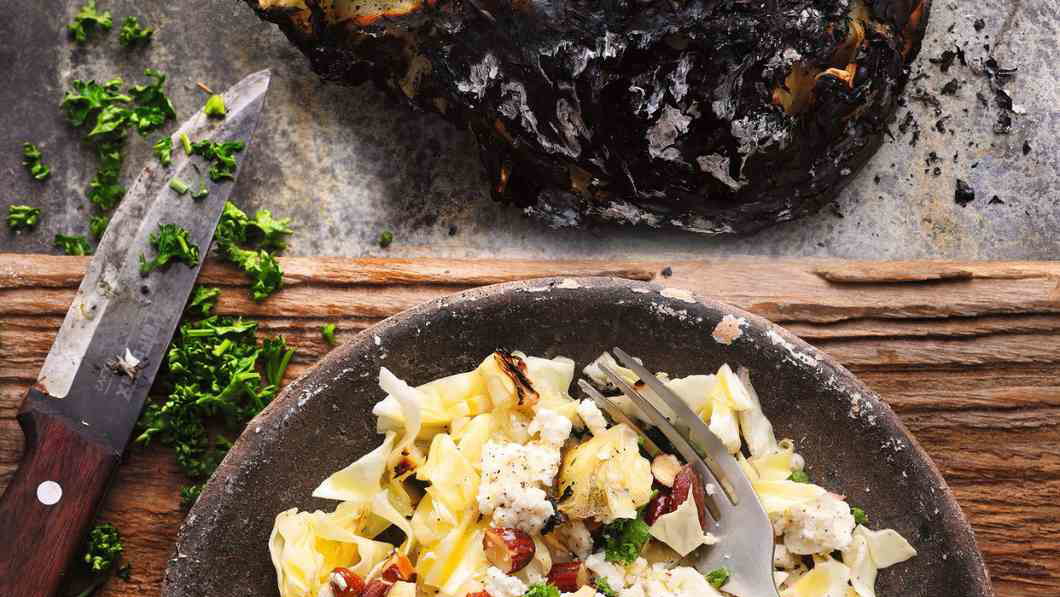 Image of Glutkohl mit Feta und Salzmandeln