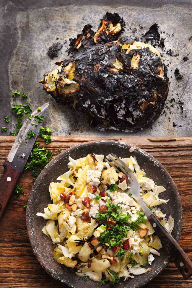 Image of Glutkohl mit Feta und Salzmandeln