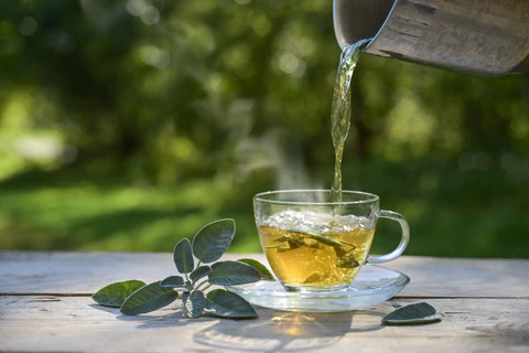 Pear and Ginger Green Tea: A Cozy Mood Lifter for Fall