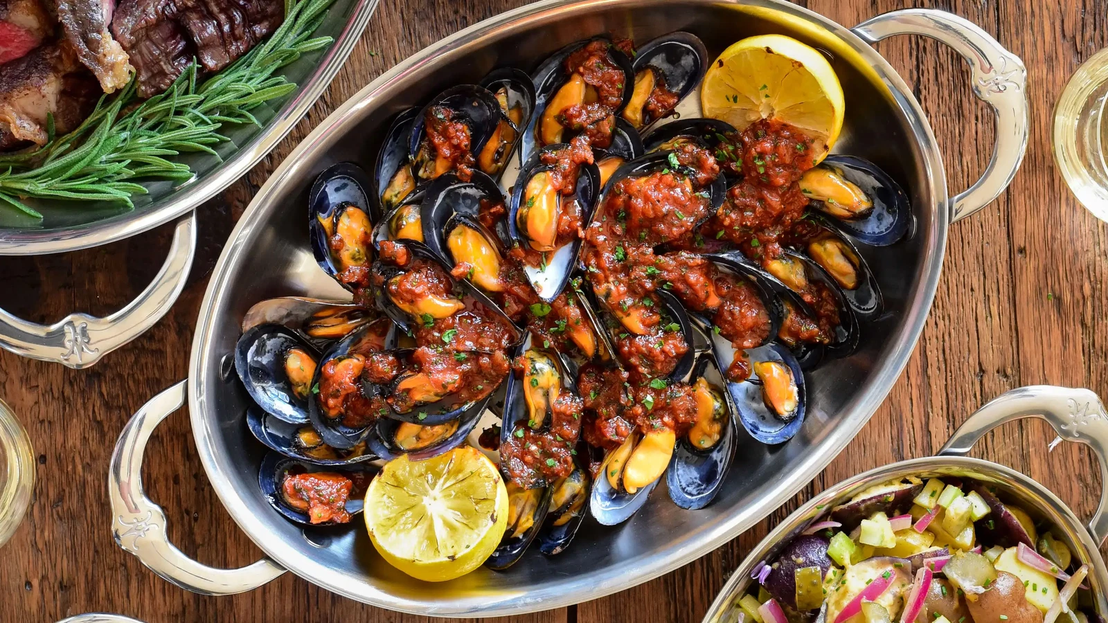 Image of Mejillones en Salsa Picante: Spicy Spanish Mussels