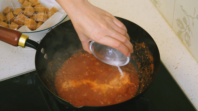 Image of Quickly mix 1.5 tbsp of of water with 1 tsp...