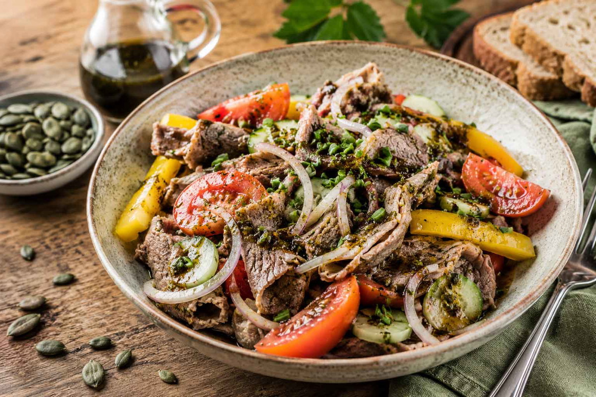 Rindfleischsalat mit Kürbiskernöl