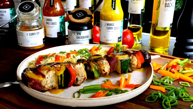 Image of Hähnchen-Schaschlik Spieße mit Gemüse vom Grill