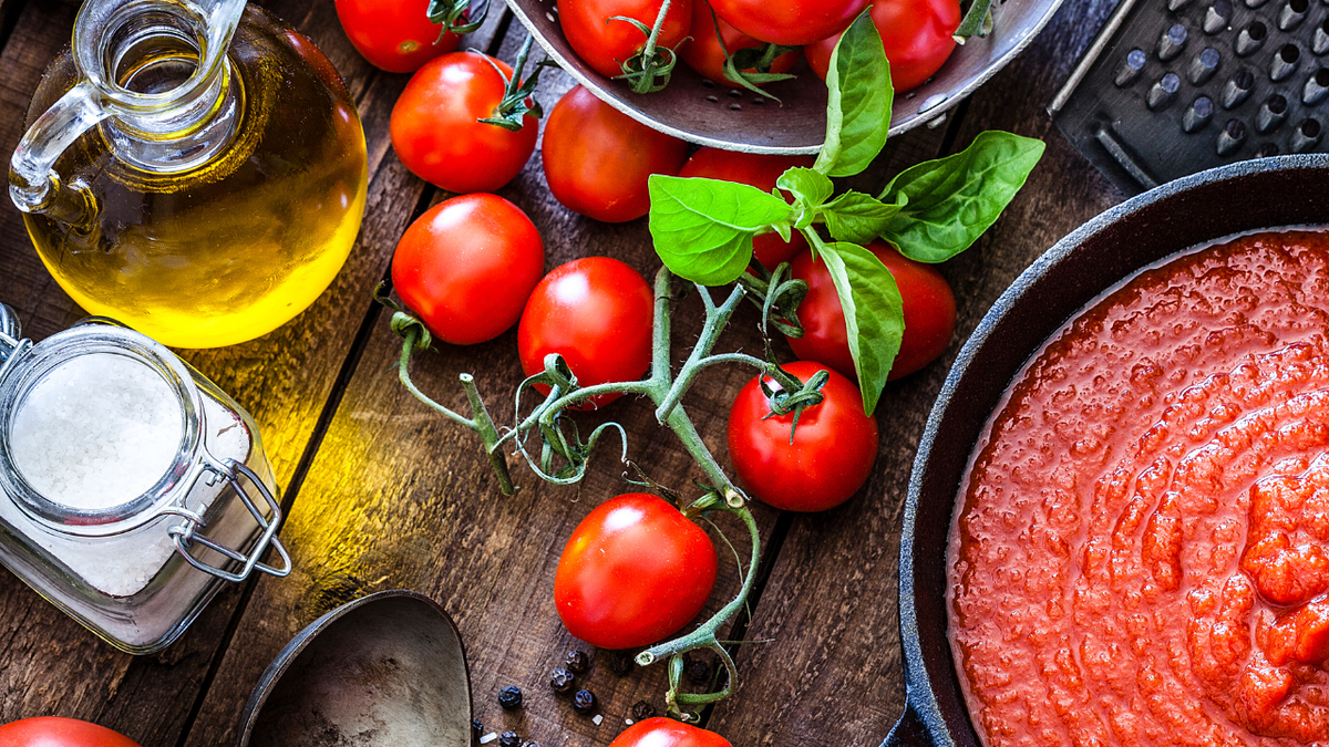 Scharfe Tomatensauce mit Aglio-Olio Peperoncino