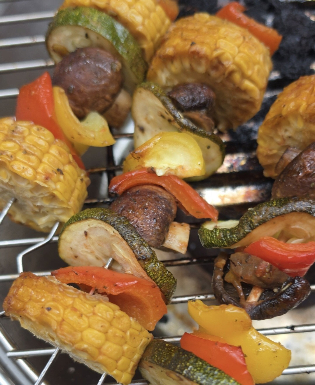 Mediterrane Gemüsespieße mit fruchtiger Kräutermarinade