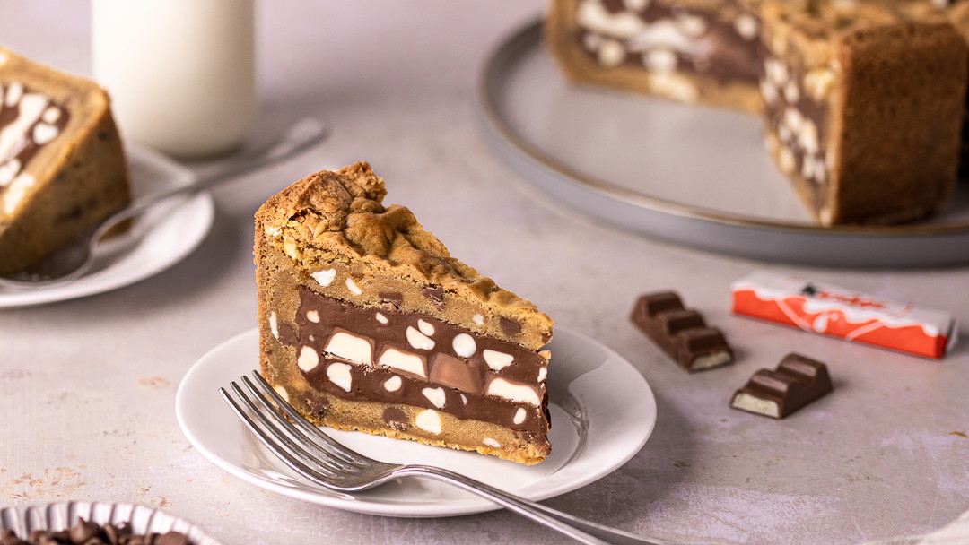 Image of Chocolate Cookie Cake Pie 