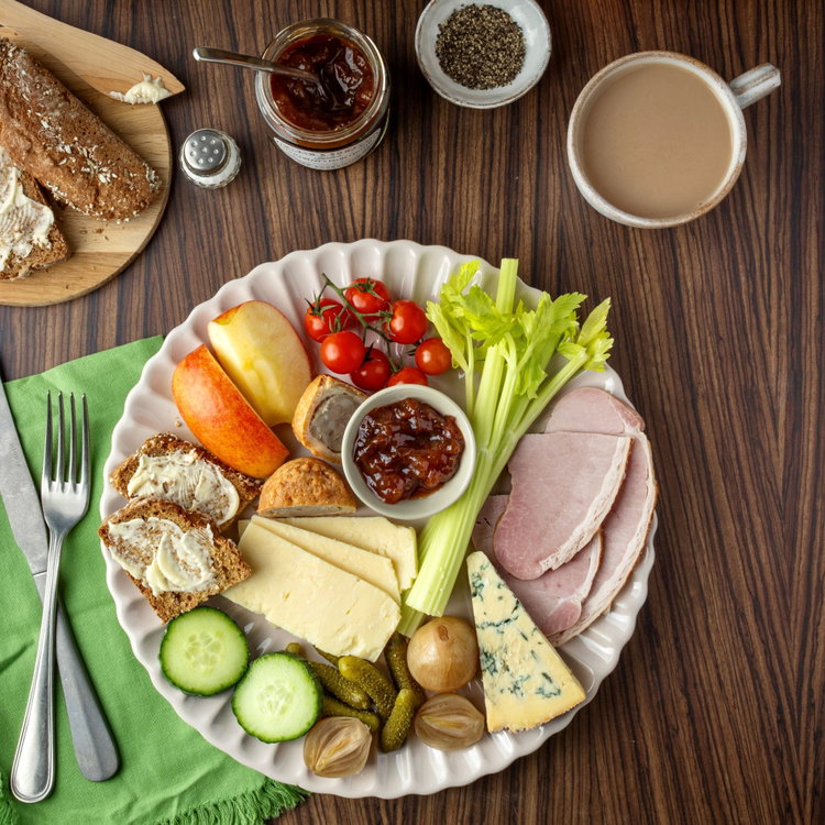 Image of Serve immediately with the buttered wholemeal bread, allowing everyone to...