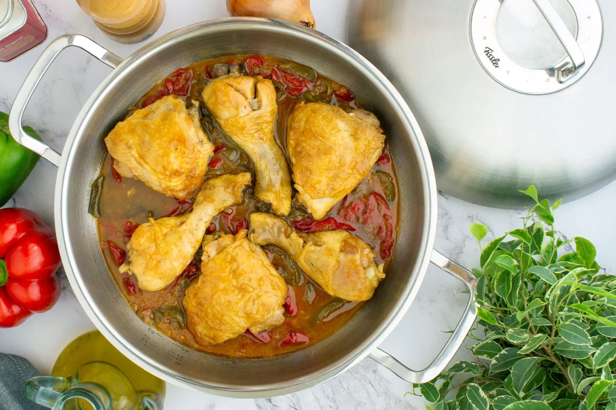 Pollo en salsa de pimientos