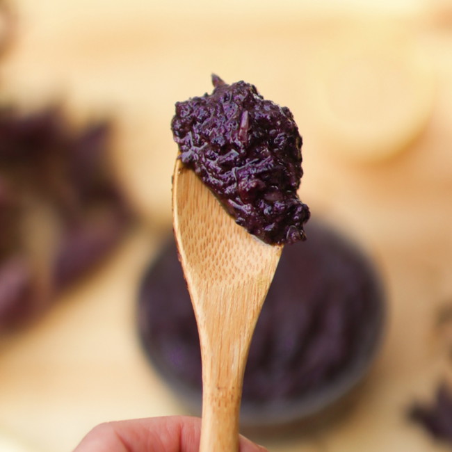 Image of purple basil pesto (that actually stays purple!)