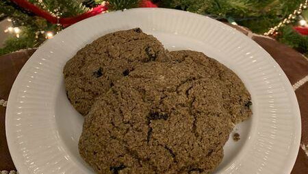 Image of Oatmeal cookies with cherries and walnuts