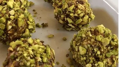 Image of Pistachio-Cherr Energv Balls With Turmeric