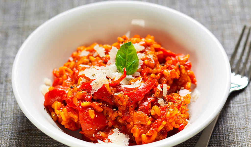 Risotto de tomate y champiñones