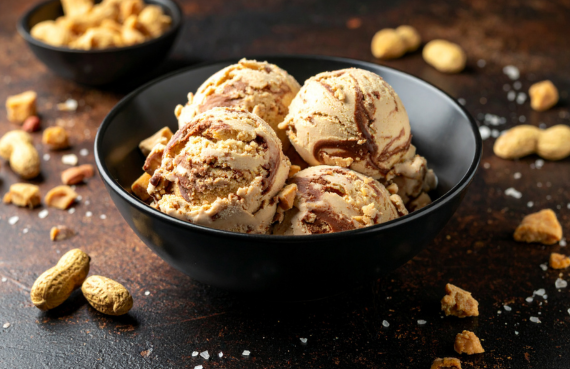 Helado de mantequilla de maní y chocolate