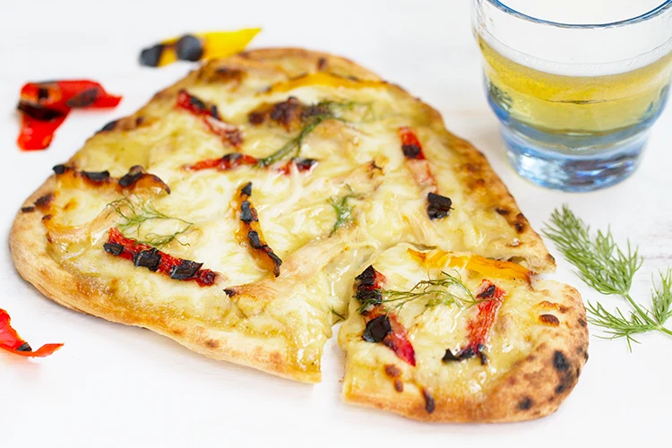 Thai Green Curry Sauce and Chicken Naan Pizza