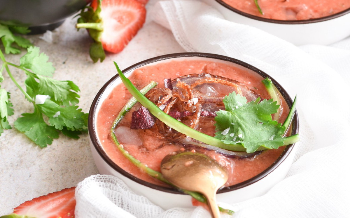 Gazpacho de tomates y frutillas