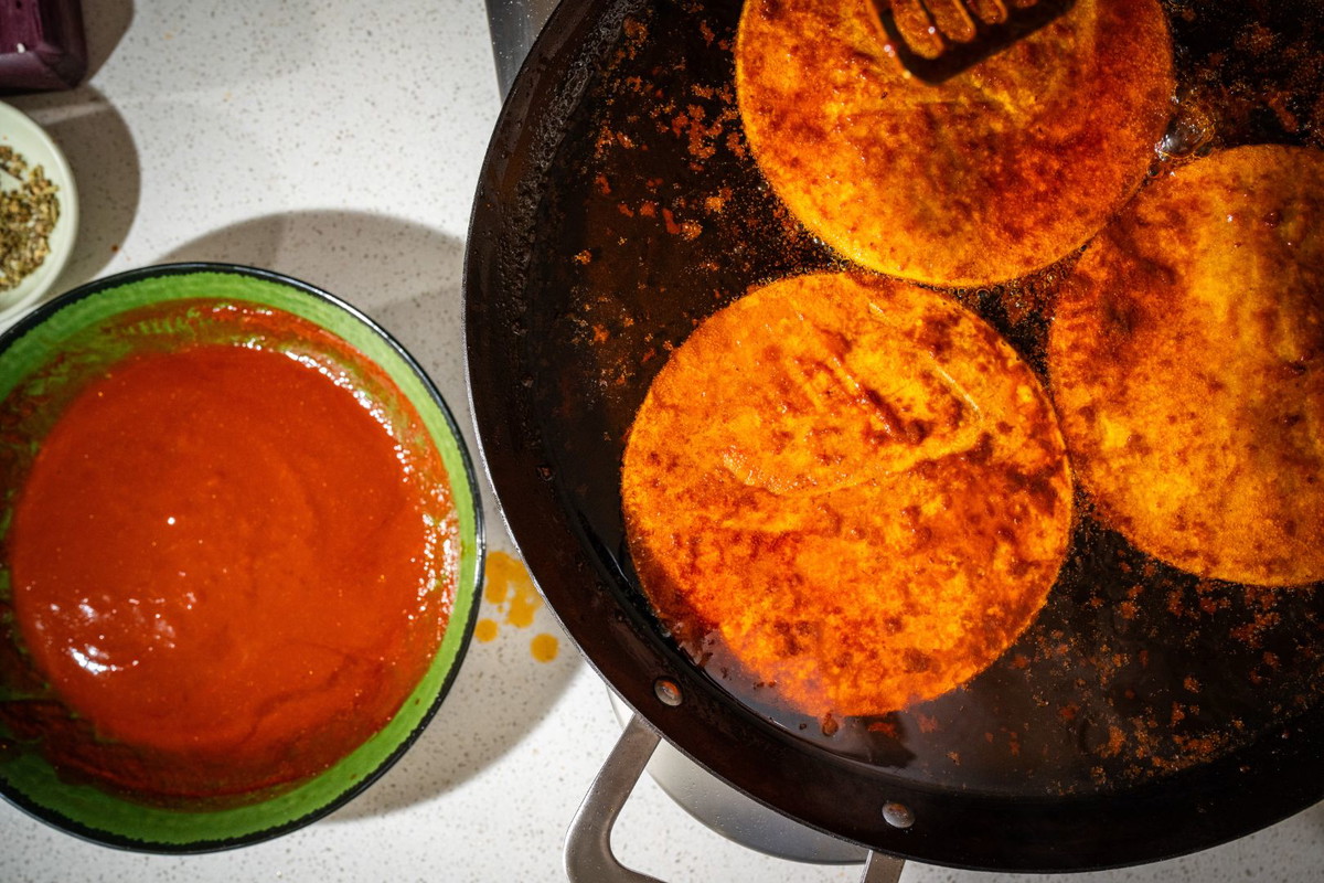 Enchiladas rojas al estilo norteño