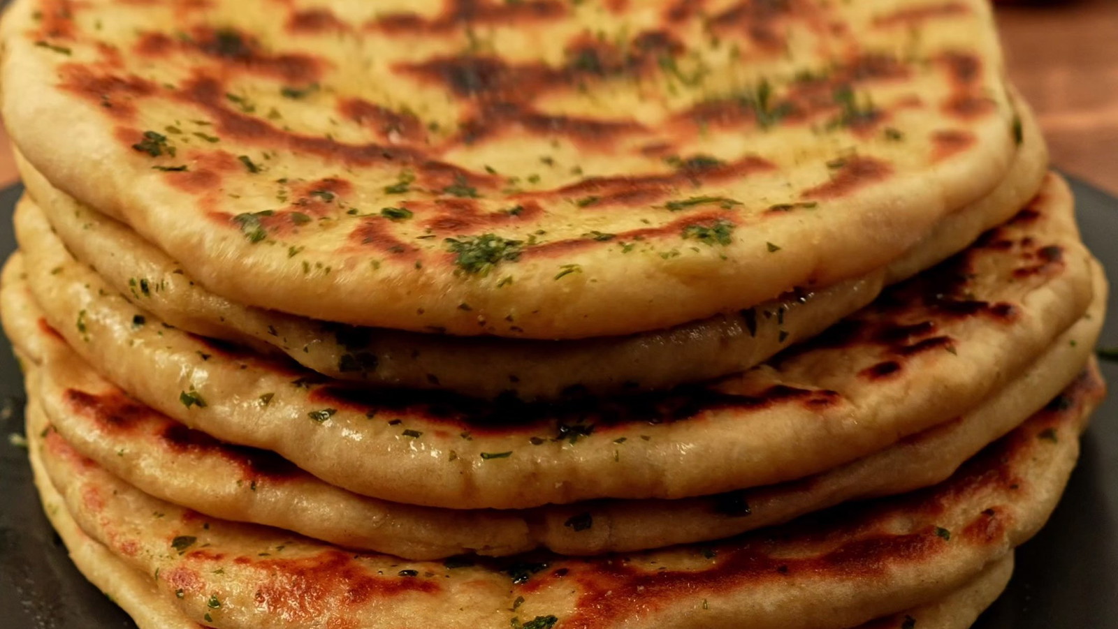 Image of Vegan skillet naan bread with herbs