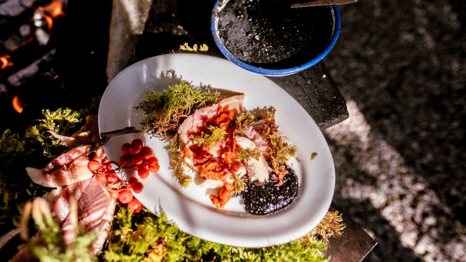Image of Waldmoos-Forelle mit Vogelbeeren & Kohle-Senf
