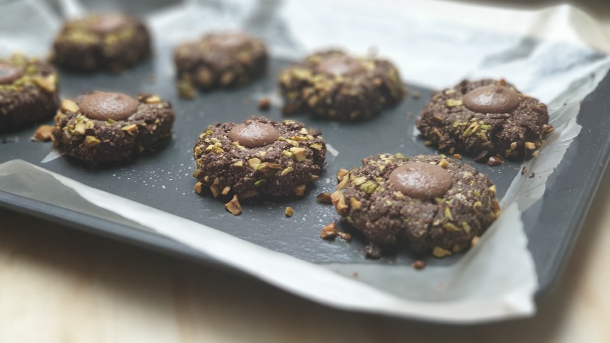 Image of Chocolate and Pistachio Cookies