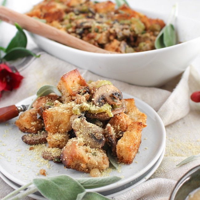 Image of Savory Vegan Stuffing with Mushrooms, Cranberries & Cashew Parmesan
